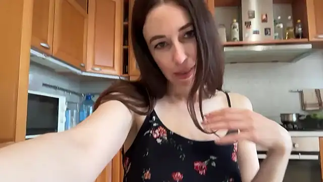 Flamingo Queen online show from 06/13/26, 06:33