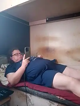 Snapshot of oksana72 chatting on 09/10/25, 08:25 oksana72 online show from 09/10/25, 08:25