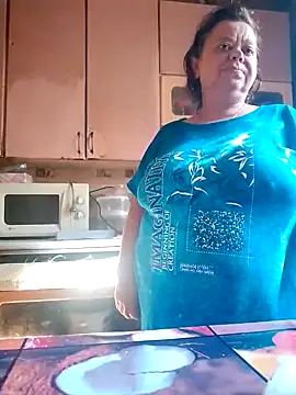 Snapshot of oksana72 chatting on 09/25/25, 08:18 oksana72 online show from 09/25/25, 08:18