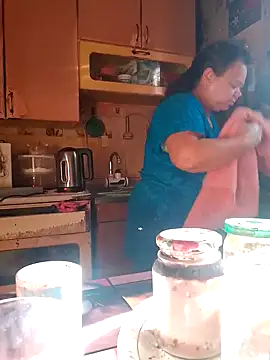 Snapshot of oksana72 chatting on 09/27/25, 05:45 oksana72 online show from 09/27/25, 05:45