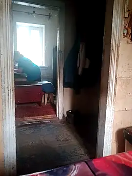 Snapshot of oksana72 chatting on 09/28/25, 06:41 oksana72 online show from 09/28/25, 06:41