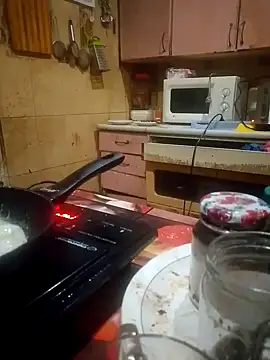 Snapshot of oksana72 chatting on 09/28/25, 07:30 oksana72 online show from 09/28/25, 07:30