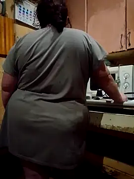 Snapshot of oksana72 chatting on 02/17/26, 08:37 oksana72 online show from 02/17/26, 08:37