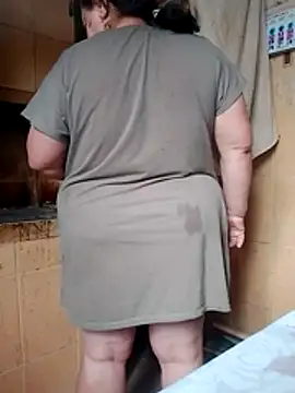 Snapshot of oksana72 chatting on 02/25/26, 06:34 oksana72 online show from 02/25/26, 06:34