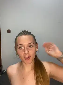 FlirtySophiaa online show from 06/18/26, 10:58
