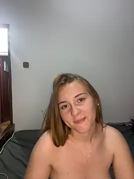 FlirtySophiaa online show from 06/19/26, 06:56
