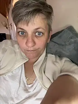 blueiceeyes online show from 06/10/26, 11:53
