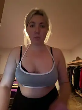 LauraStarr online show from 06/22/26, 04:37