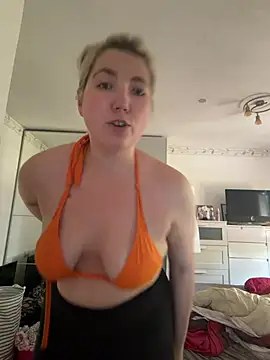 LauraStarr online show from 06/24/26, 11:09