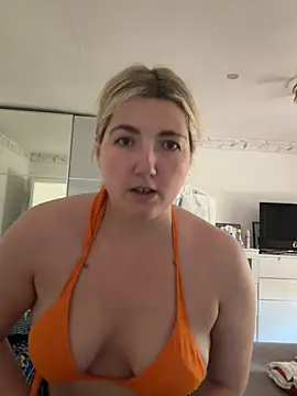 LauraStarr online show from 06/25/26, 12:09