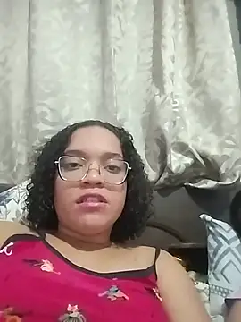 Snapshot of Esquetadinhas chatting on 07/18/26, 01:43 Esquetadinhas online show from 07/18/26, 01:43