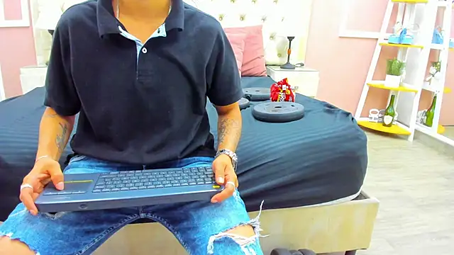 Pixelriott online show from 07/14/26, 05:29
