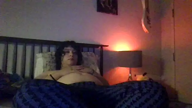 Snapshot of Mxnightshade chatting on 06/28/26, 01:44 Mxnightshade online show from 06/28/26, 01:44