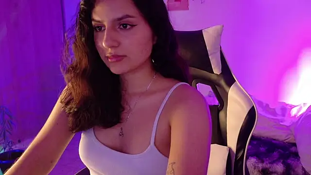 Snapshot of Selenyx_3 chatting on 06/25/26, 05:23 Selenyx 3 online show from 06/25/26, 05:23