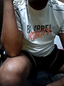 Snapshot of Lawrencedlkk007 chatting on 02/13/26, 04:14 Lawrencedlkk007 online show from 02/13/26, 04:14