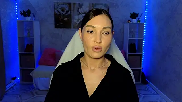 NikoleMills online show from 07/06/26, 08:00
