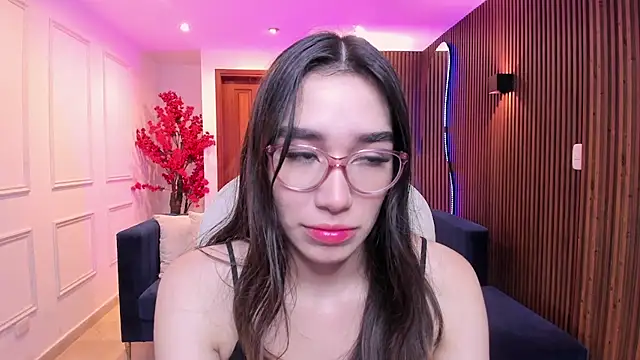 Emma caarter  online show from 08/04/26, 03:43