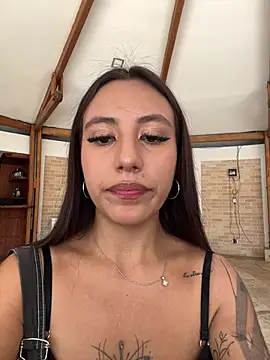 IvyDove online show from 06/19/26, 04:00
