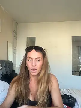 Snapshot of GIJANE88 chatting on 06/18/26, 06:12 GIJANE88 online show from 06/18/26, 06:12