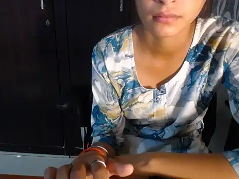 Ridhi 01 online show from 06/13/26, 07:12