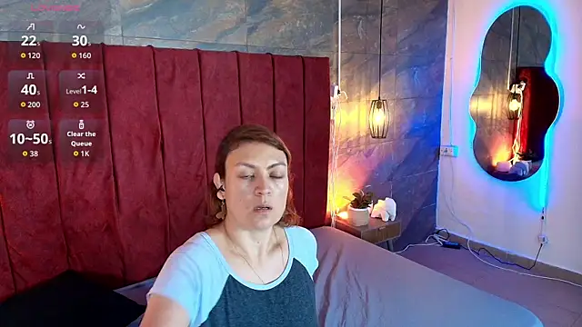 Hinata Moon online show from 08/07/26, 12:29