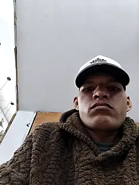 Juniorluzardo online show from 06/10/26, 08:08