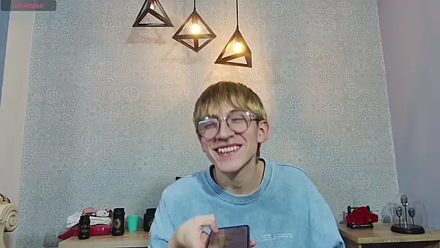 Snapshot of axell_stone_ chatting on 06/11/26, 09:24 axell stone online show from 06/11/26, 09:24
