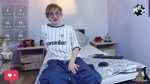axell stone  online show from 07/06/26, 08:44