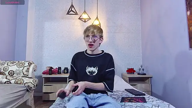 axell stone  online show from 07/11/26, 09:38