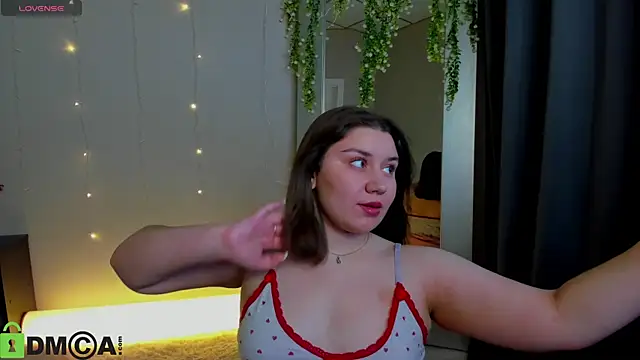 Velvet Kisss online show from 06/14/26, 01:25