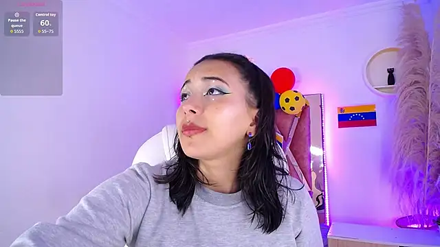 Camiila  1 online show from 07/11/26, 12:08