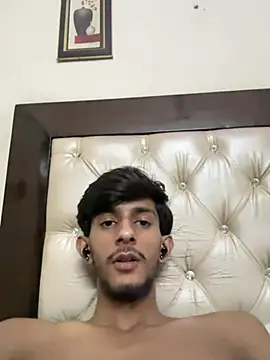 ronnnnn718 online show from 06/12/26, 07:35