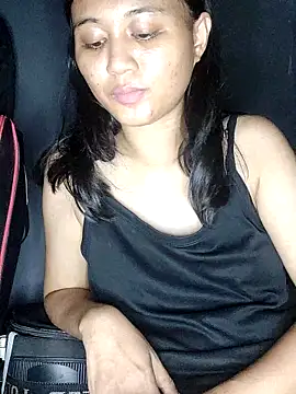 Snapshot of Rayya_4yy chatting on 06/15/26, 10:28 Rayya 4yy online show from 06/15/26, 10:28
