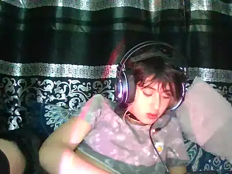 kittenpasive30 online show from 06/15/26, 11:51