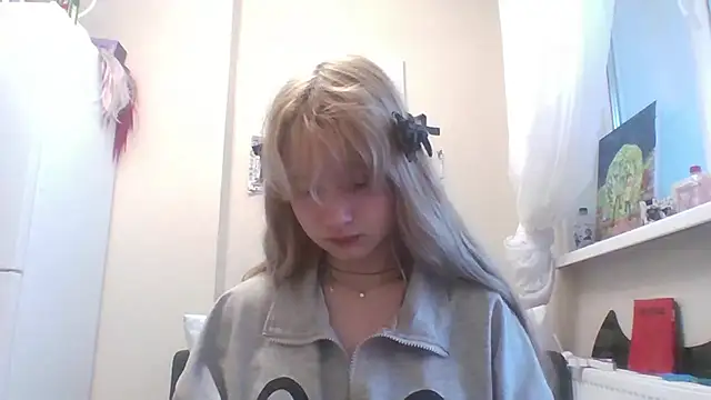 Snapshot of DinaKolter chatting on 06/30/26, 04:19 DinaKolter online show from 06/30/26, 04:19