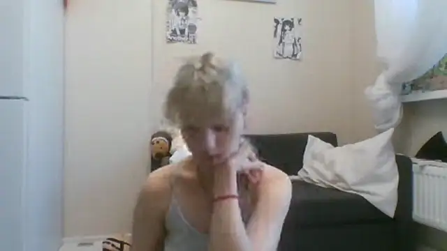 Snapshot of DinaKolter chatting on 07/24/26, 03:32 DinaKolter online show from 07/24/26, 03:32