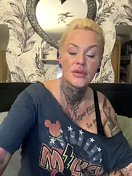 InkedMissLaBaehm online show from 06/14/26, 08:44