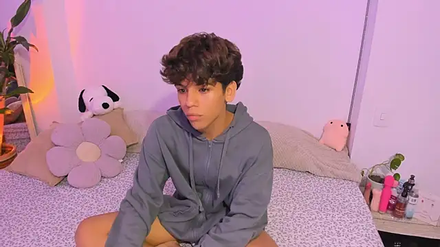 Samy Twink online show from 06/21/26, 03:20