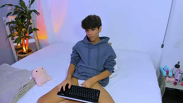 Samy Twink online show from 06/25/26, 03:06