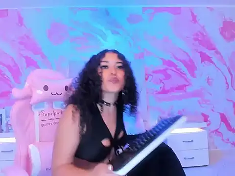 victoria rosee1 online show from 06/17/26, 04:59