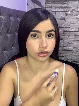 kim luna2 online show from 06/12/26, 03:05
