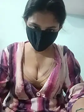 Snapshot of bharti_2 chatting on 06/17/26, 07:22 bharti 2 online show from 06/17/26, 07:22