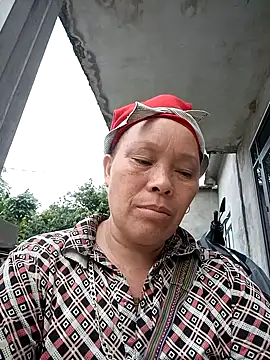 chihuhu1 online show from 06/11/26, 10:24