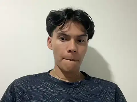 AlexKenm online show from 06/12/26, 03:16