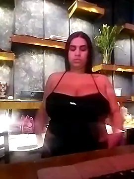 Snapshot of Camila_hott_11 chatting on 08/01/26, 01:27 Camila hott 11 online show from 08/01/26, 01:27