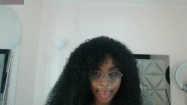 Snapshot of lily_mendoza chatting on 06/25/26, 06:45 lily mendoza online show from 06/25/26, 06:45