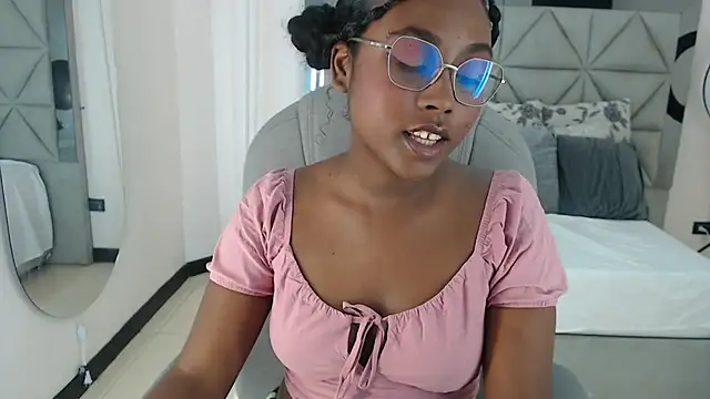 Snapshot of lily_mendoza chatting on 07/10/26, 07:38 lily mendoza online show from 07/10/26, 07:38