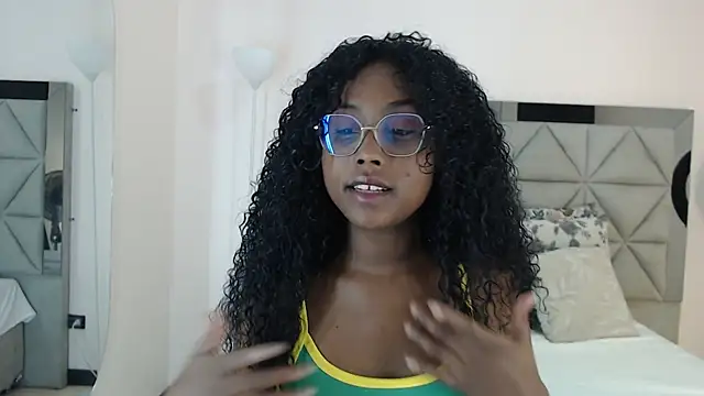 Snapshot of lily_mendoza chatting on 07/16/26, 08:15 lily mendoza online show from 07/16/26, 08:15