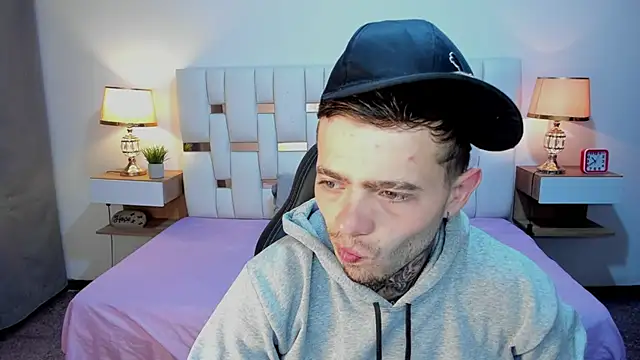 Zeus damian21 online show from 08/04/26, 03:43
