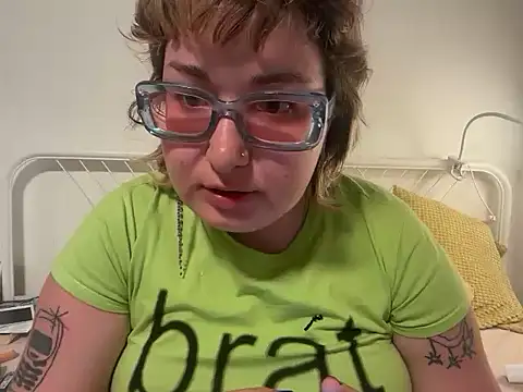 Snapshot of mysteradecadent chatting on 06/14/26, 12:41 mysteradecadent online show from 06/14/26, 12:41